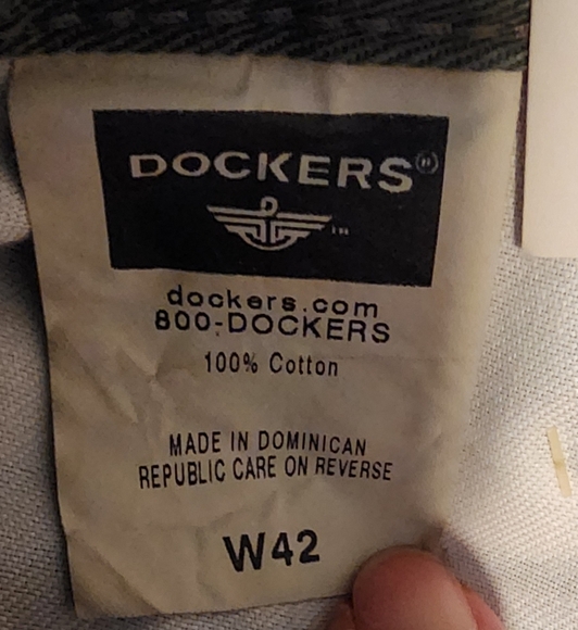 Dockers Men's No Wrinkle Short Pleated Standard Length Shorts Sz 42 (NWT) - Picture 9 of 9